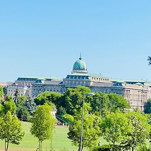 Budahome Apartment